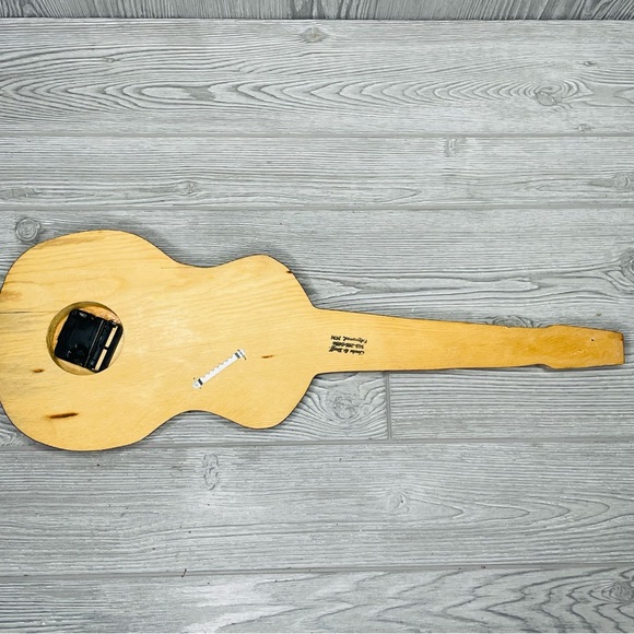 vintage handmade wooden lacquered wall art guitar clock decoration with gems - Picture 6 of 9